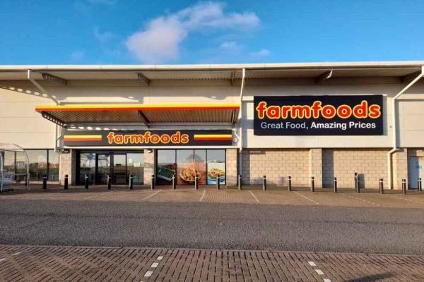Farmfoods supermarket exterior with signage reading ‘Great Food, Amazing Prices’.